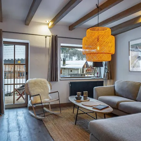 Moderne Avec Parking Et Wifi, A Proximite Des Pistes Et Commerces - Fr-1-566-20 Chalet *