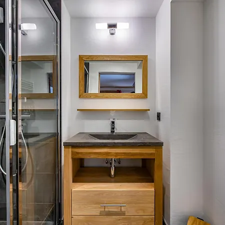 Moderne Avec Parking Et Wifi, A Proximite Des Pistes Et Commerces - Fr-1-566-20