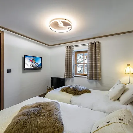 Moderne Avec Parking Et Wifi, A Proximite Des Pistes Et Commerces - Fr-1-566-20 *